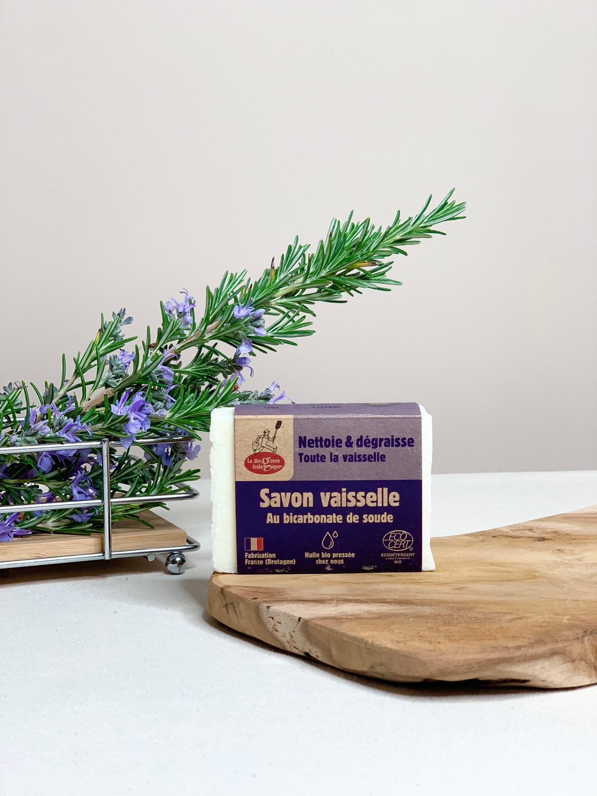 Savon vaisselle dégraissant au Bicarbonate de soude.