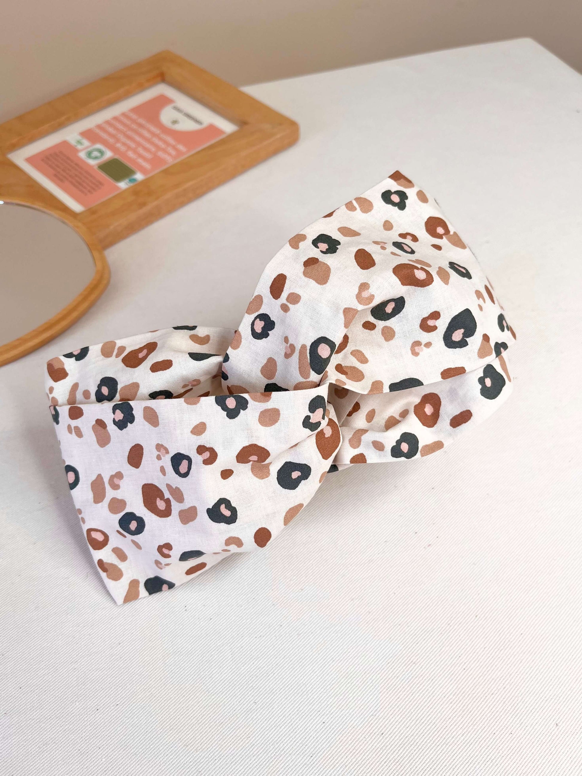 Bandeau cheveux élastique croisé en coton Oeko-Tex – Fait Main |Gaia Greener Gaia Greener