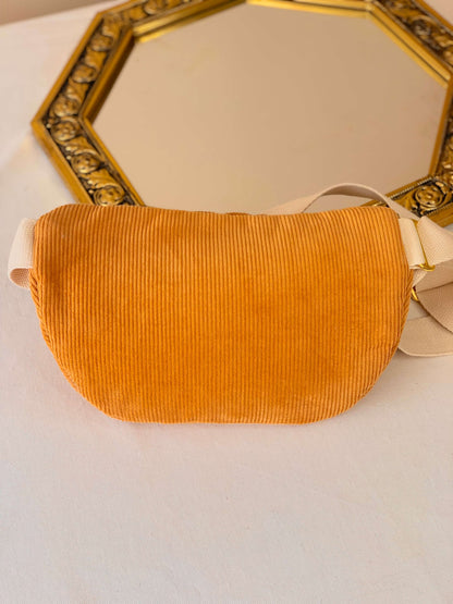 Derière du sac banane velours tissu Oeko-tex, grande poche intérieur, sangle réglable et confort, fait main gaia greener.