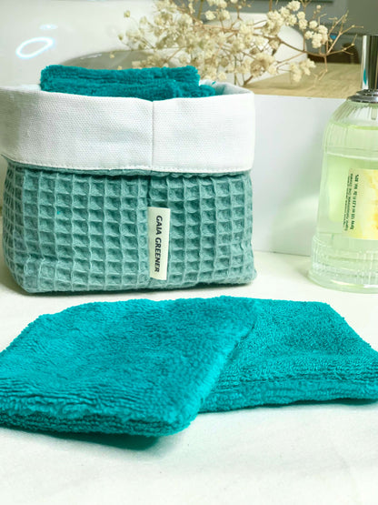 Pack de 10 disques démaquillants réutilisables en éponge de bambou certifiée Oeko-Tex, douceur extrême pour peaux sensibles.