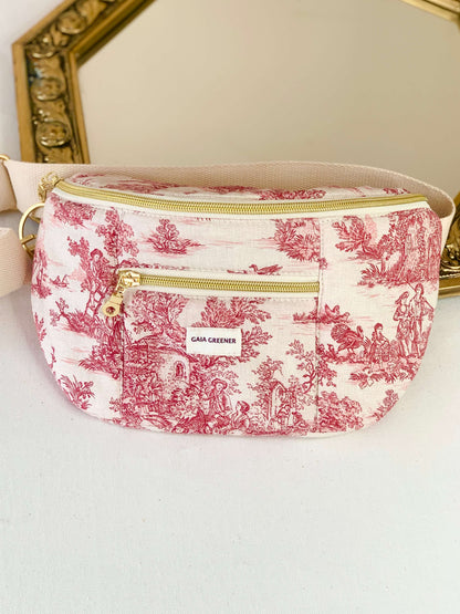 Sac banane femme, en toile de Jouy, coloris rouge, sangle pratique réglable et confort, grande poche intérieur, tissu Oeko-Tex, fait main Gaia Greener.