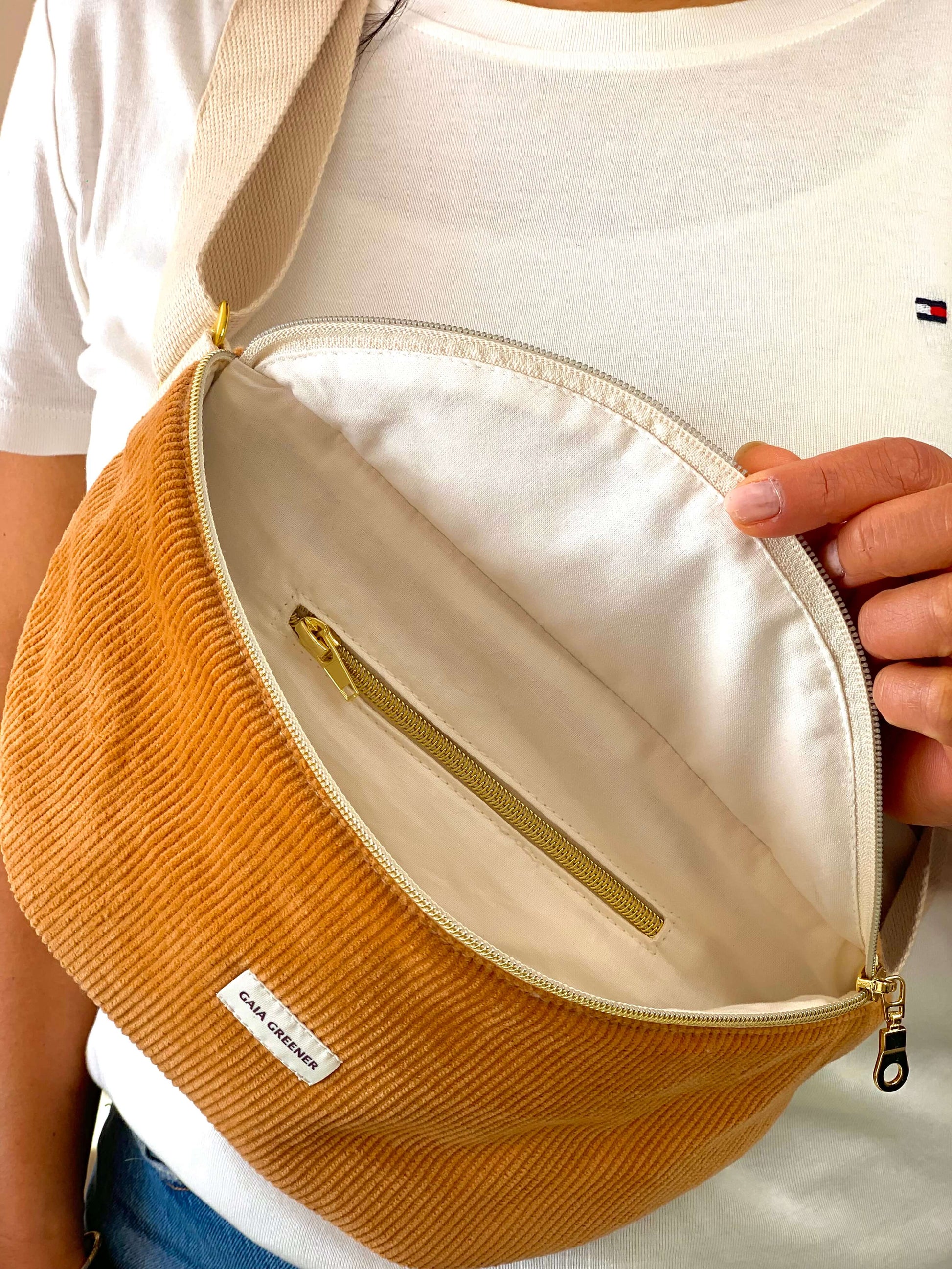 Sac banane velours tissu Oeko-tex, grande poche intérieur, sangle réglable et confort, fait main gaia greener.