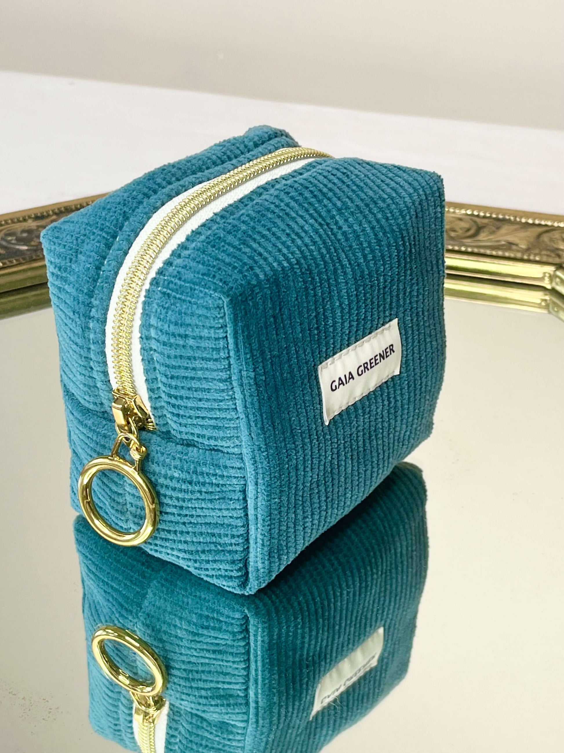 Trousse-maquillage-petit-format-impermeable-interieur