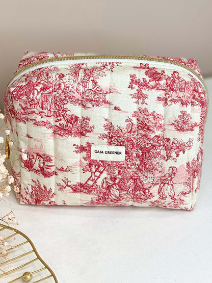 Trousse de toilette, trousse de voyage en coton Oeko-Tex, toile de Jouy rouge,  ouverture grande angle, imperméable à l'intérieur, fait main Gaia Greener.
