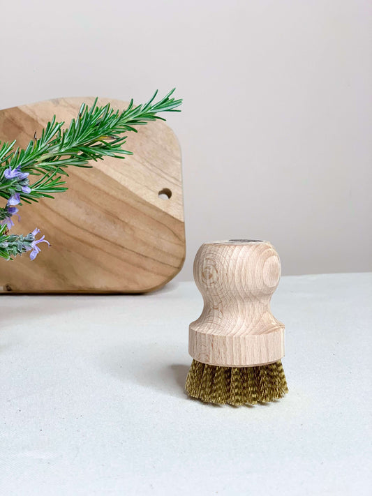 Brosse casserole en laiton écoresponsable et durable.