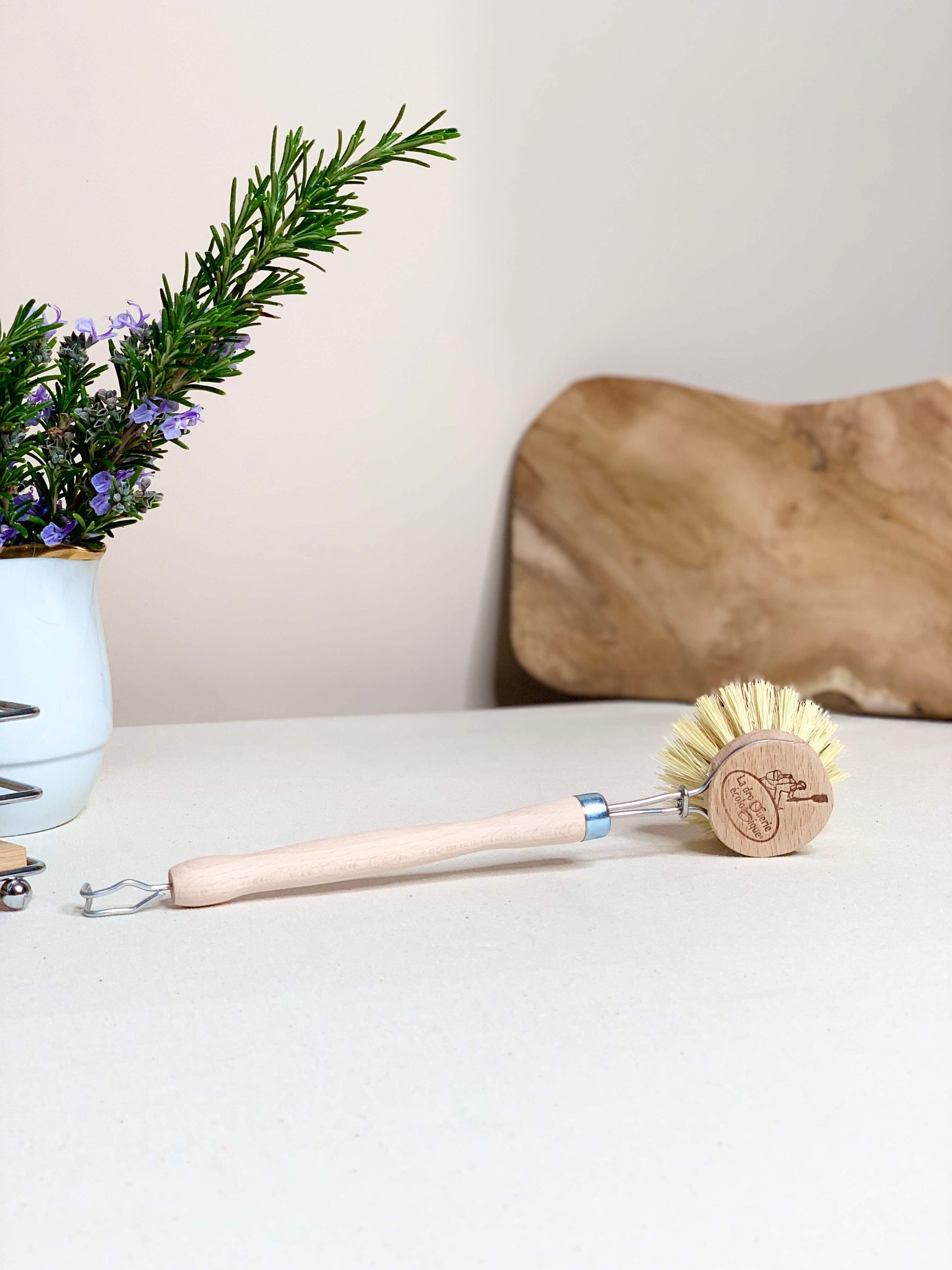 Brosse vaisselle en fibres d'agave zéro déchet.