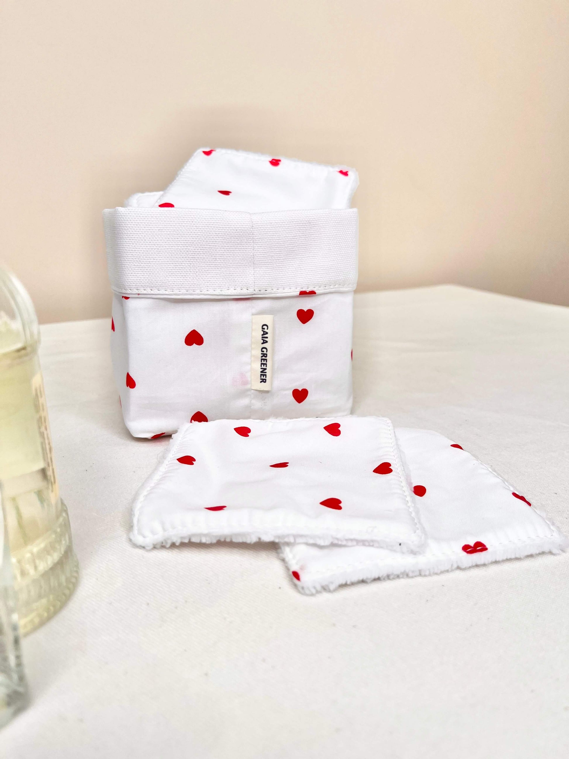 cotons-demaquillants-et-paniere-lavables-reutilisable