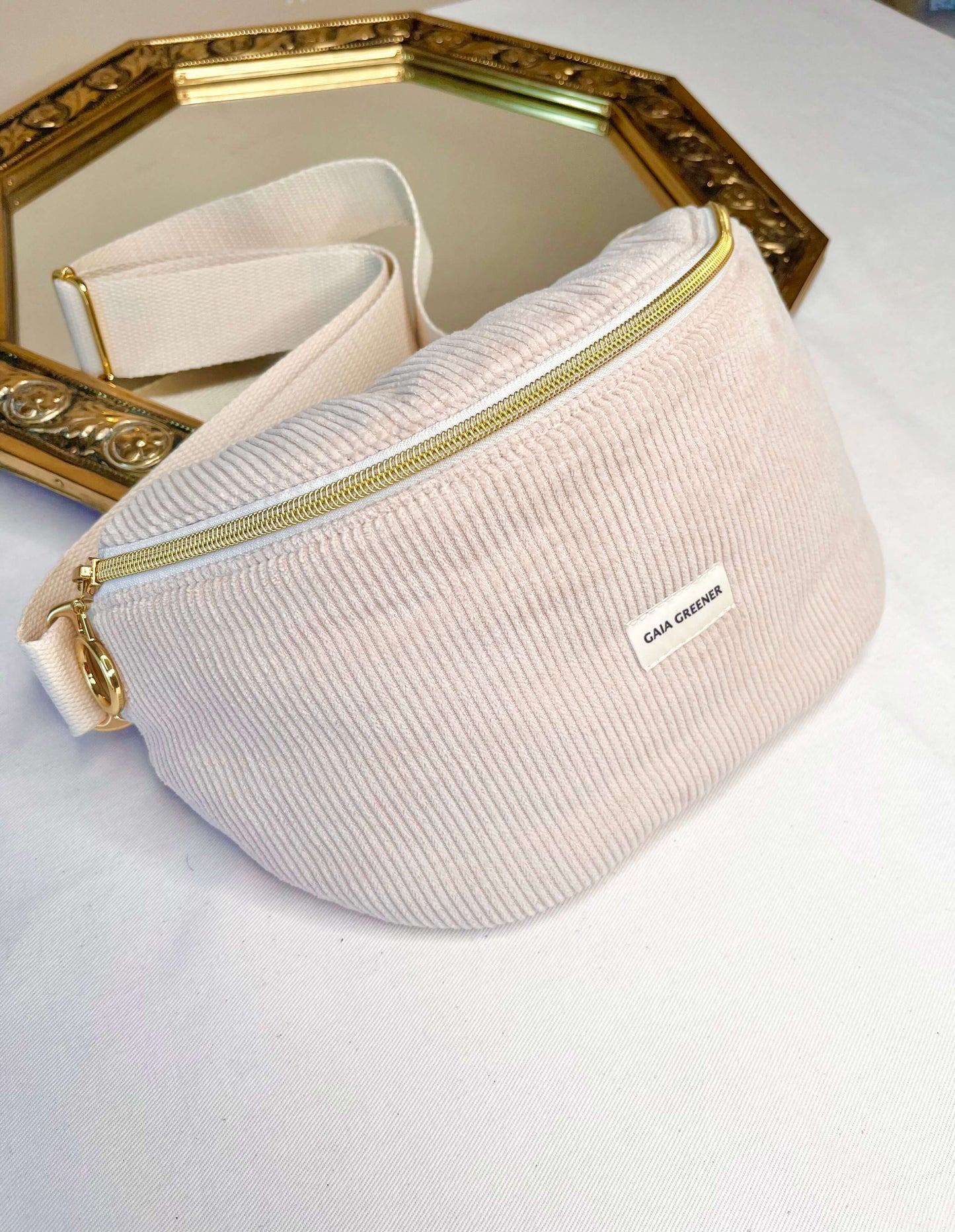 Sac banane velours tissu Oeko-tex, grande poche intérieur, sangle réglable et confort, coloris lin, fait main gaia greener.
