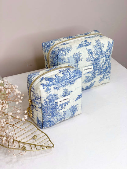 Trousse de toilette toile de Jouy bleue.